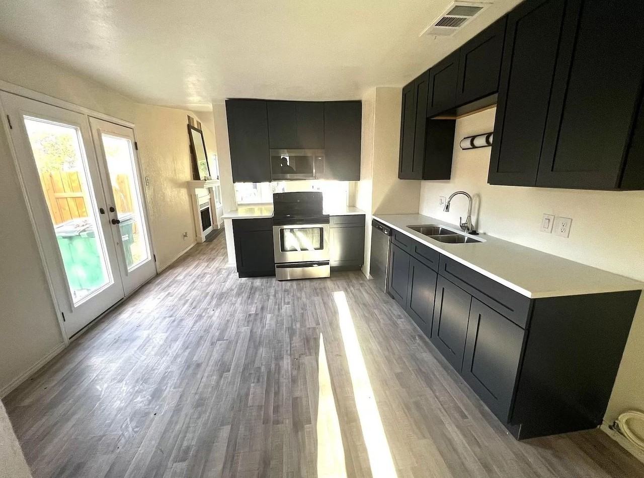 1403 Churing Dr - Photo 2 of 43