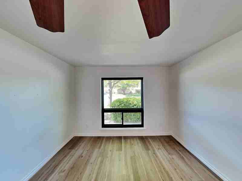 4724 South Dr W - Photo 5 of 16