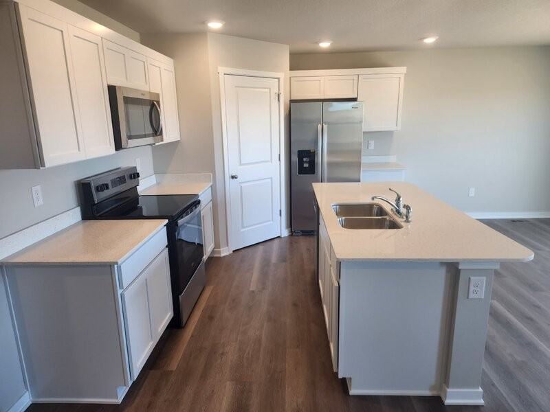 2508 Chan Drive - Photo 3 of 33