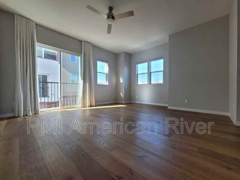 3348 S St - Photo 5 of 23