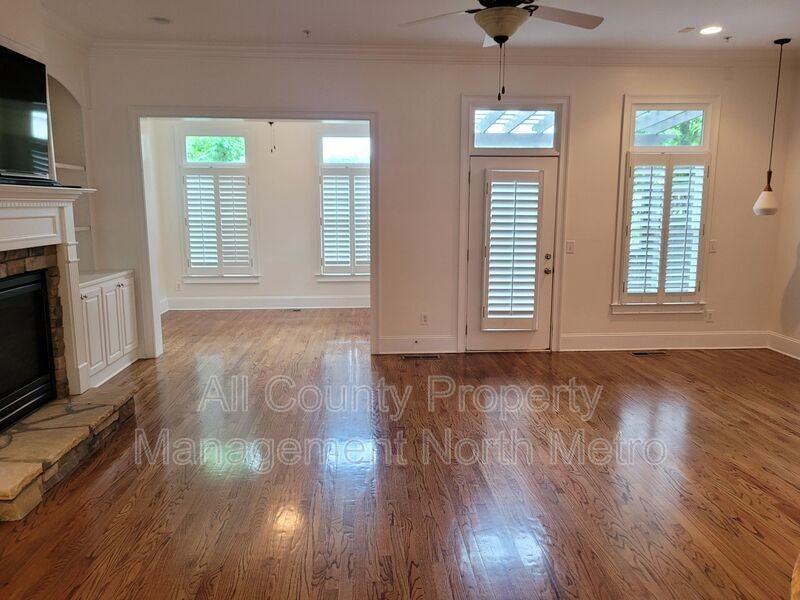 12036 Orchid Ln - Photo 3 of 12