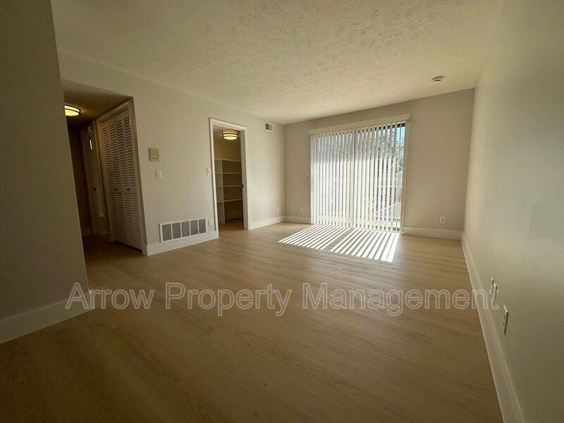 3331 Holdrege St #12 - Photo 2 of 8