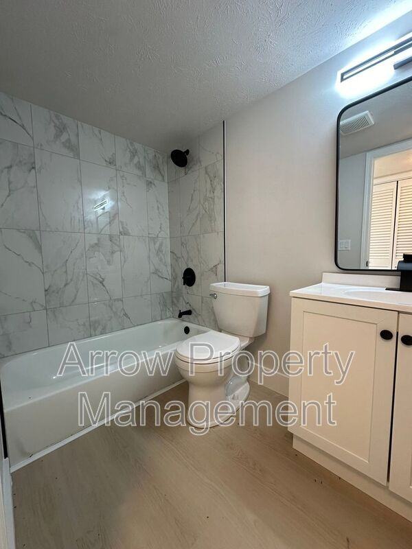 3331 Holdrege St #12 - Photo 5 of 8