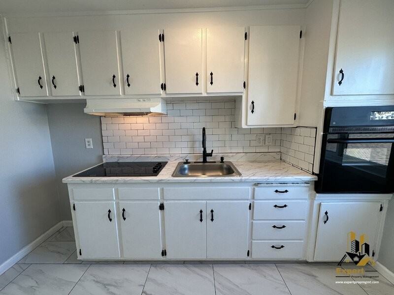 6820 7th Ave #11 - Photo 3 of 8