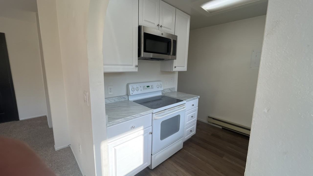 1408 Race St - Photo 7 of 16