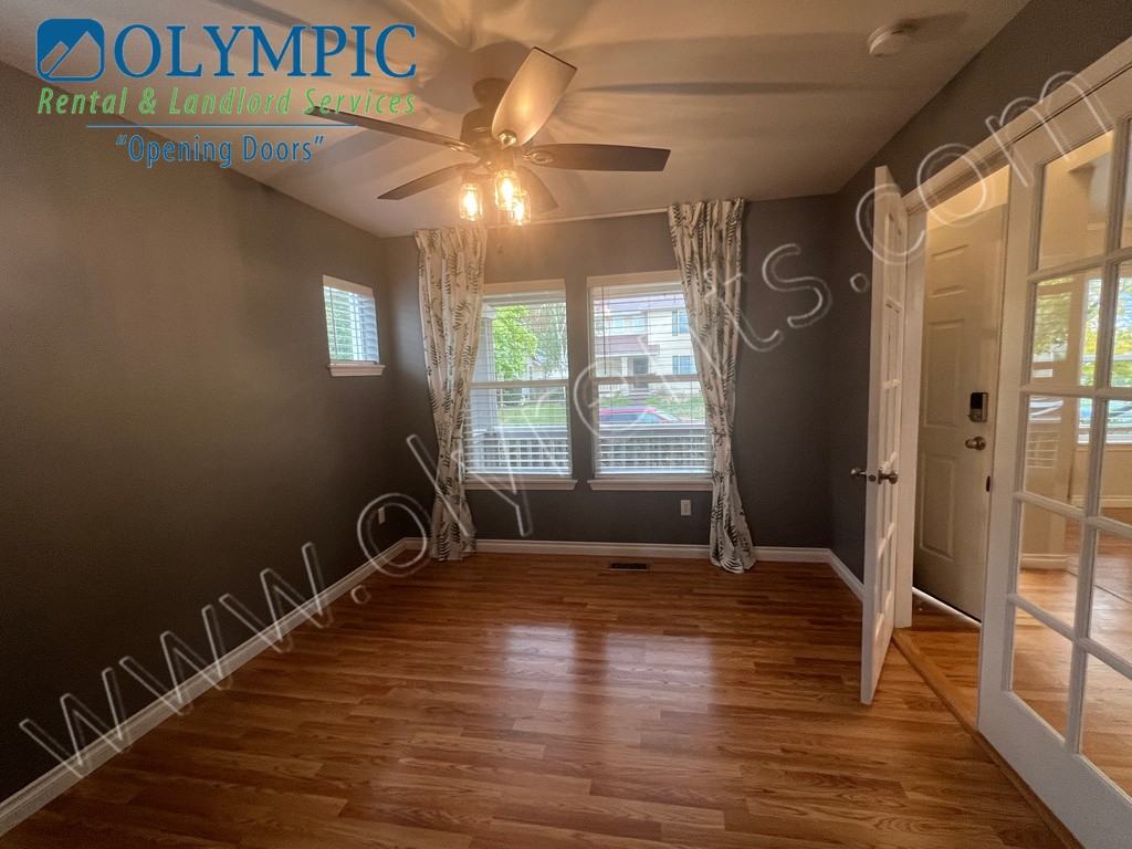 2184 Mcdonald Ave - Photo 3 of 19