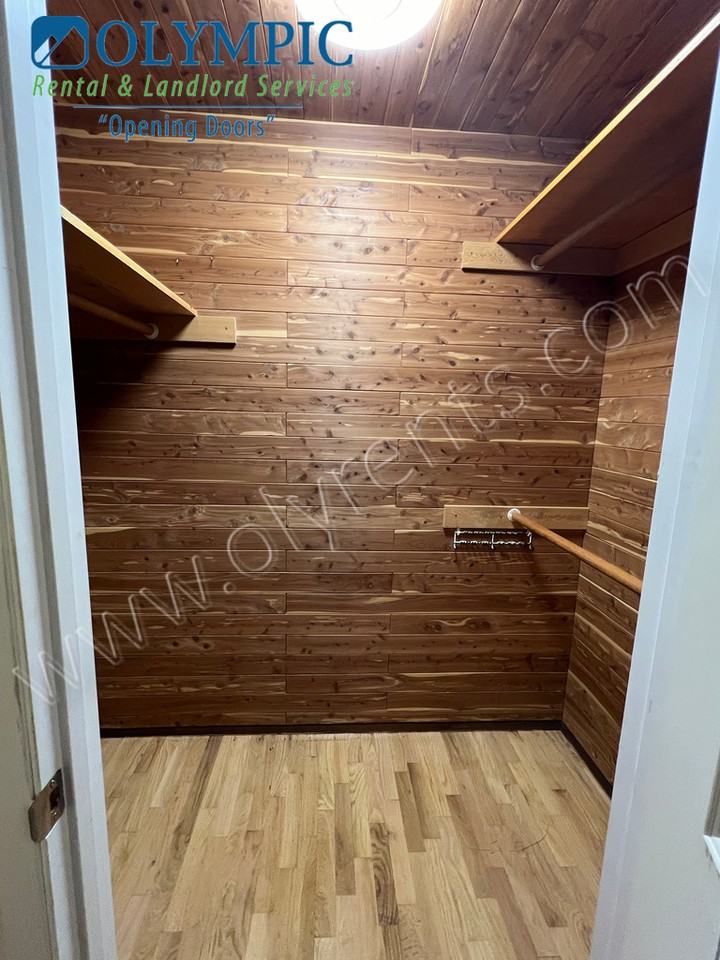 9426 Tacoma Avenue South - Photo 6 of 14