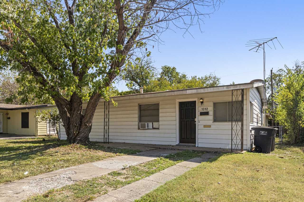 1312 Selene St - Photo 2 of 25