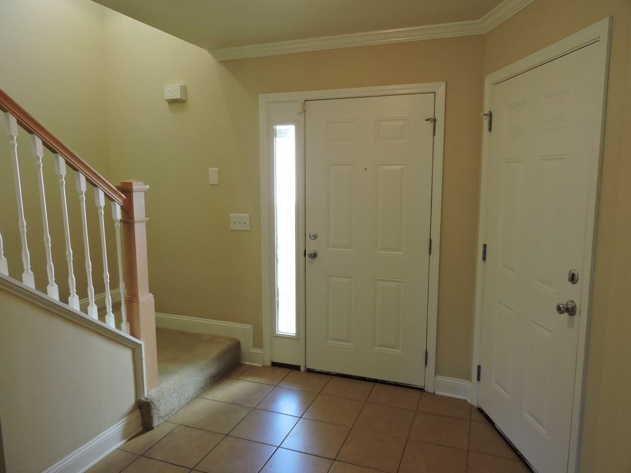 738 Majestic Dr - Photo 2 of 19