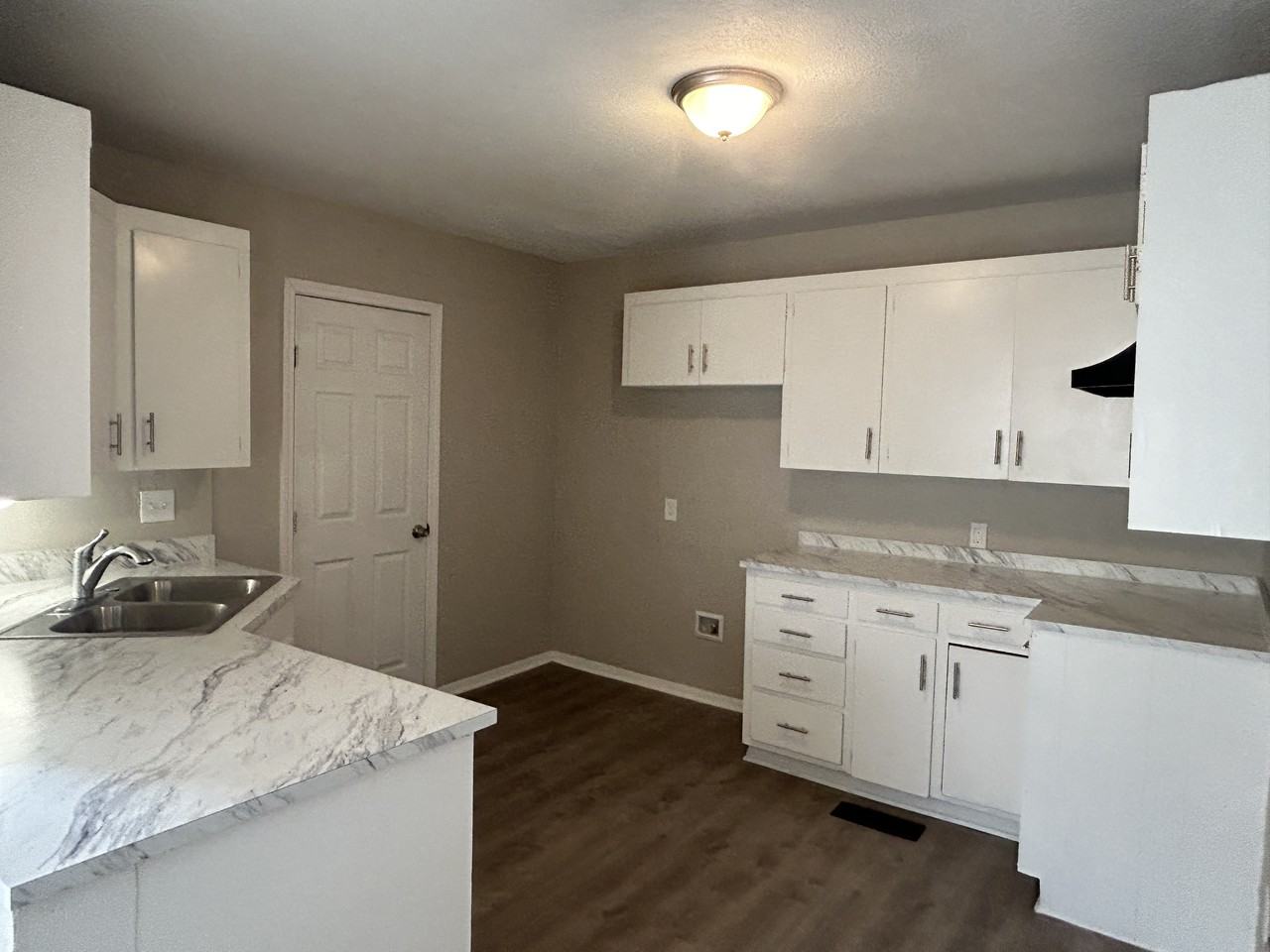 243 E Woodrow Pl - Photo 3 of 13