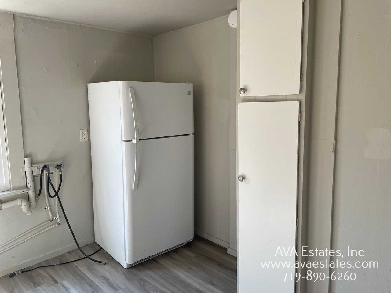 2207 Oakland Ave - Photo 3 of 6