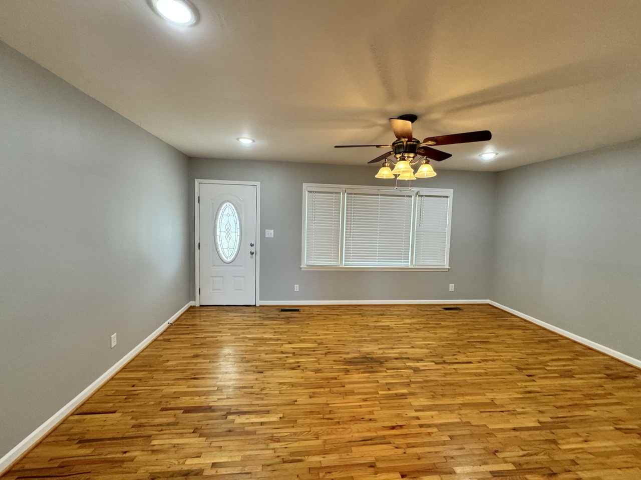 1315 Walker Ln - Photo 7 of 19