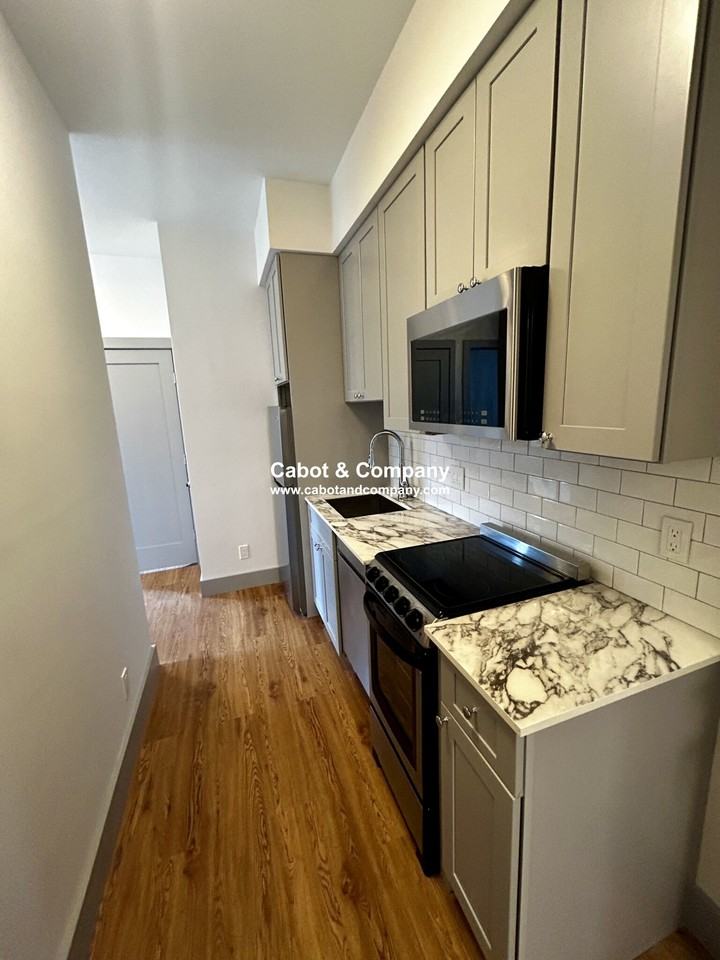 86 Saint Botolph St #1 - Photo 2 of 9