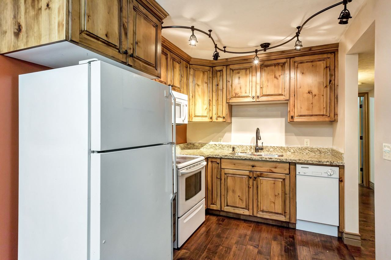 438 N Center St #305 - Photo 2 of 14