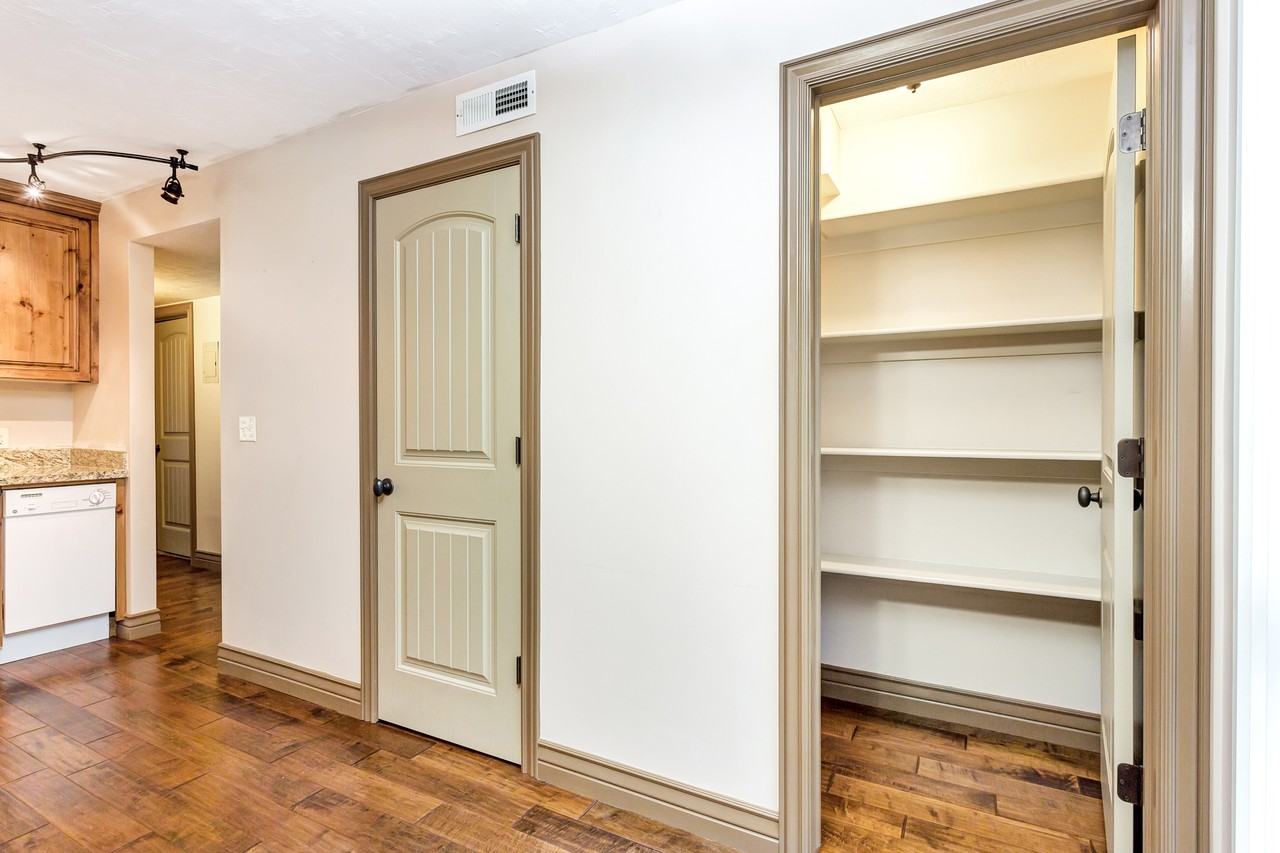 438 N Center St #305 - Photo 4 of 14