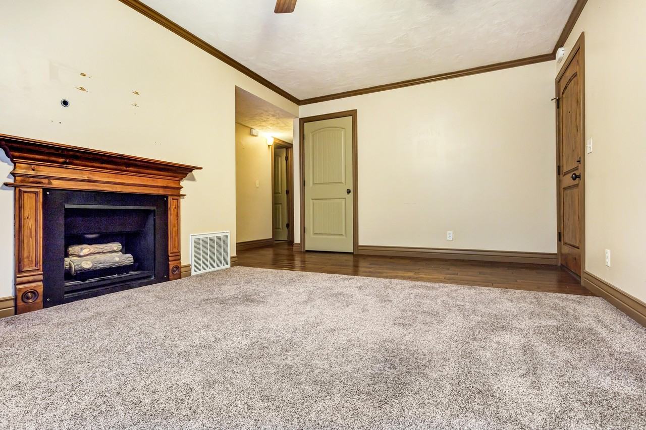 438 N Center St #305 - Photo 5 of 14