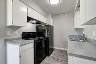 Shelton Gardens Apartments - Photo 1 of 1