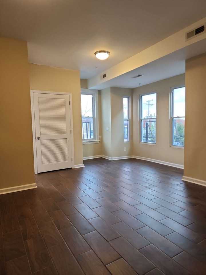 2219 Maryland Ave - Photo 2 of 15