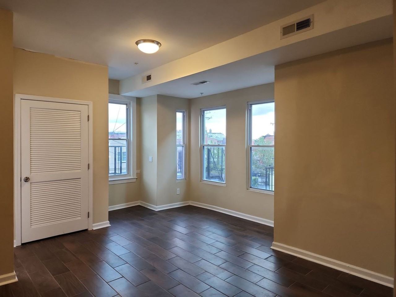 2219 Maryland Ave - Photo 3 of 15