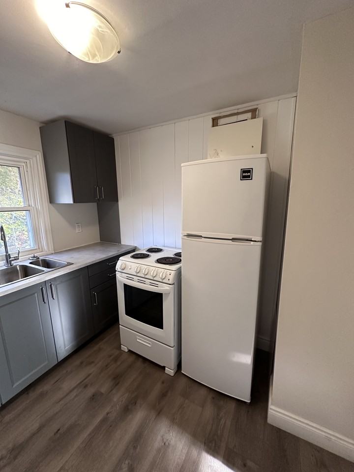 123 Henry Street - Photo 6 of 9