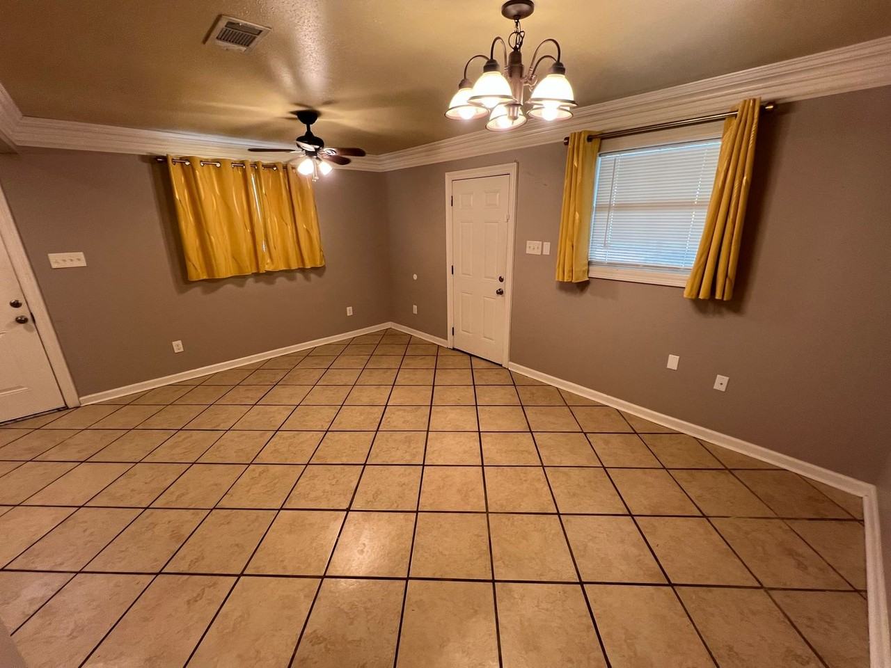 9894 Avenue K - Photo 2 of 26