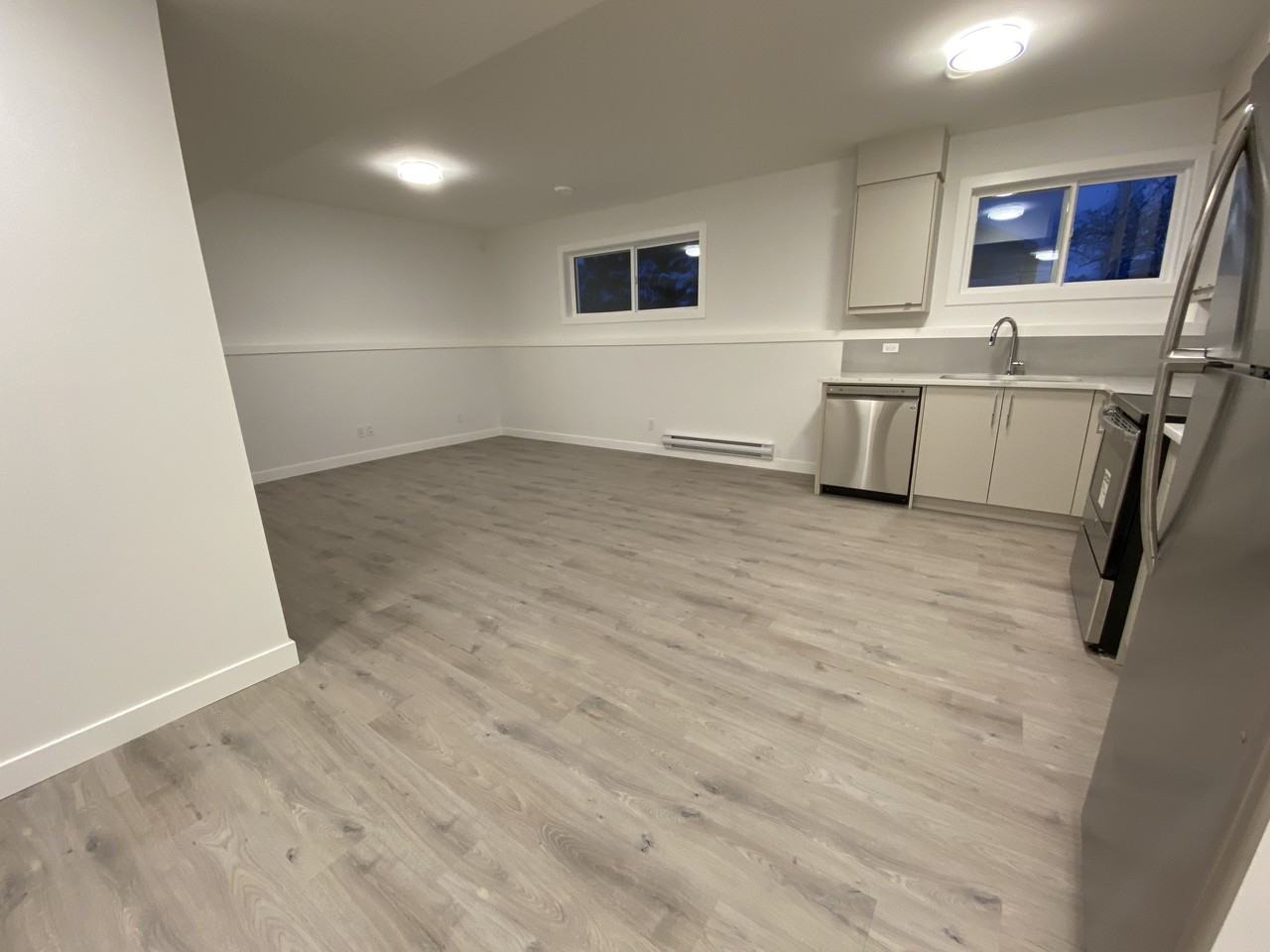 92 Los Alamos Crescent Northeast - Photo 3 of 18