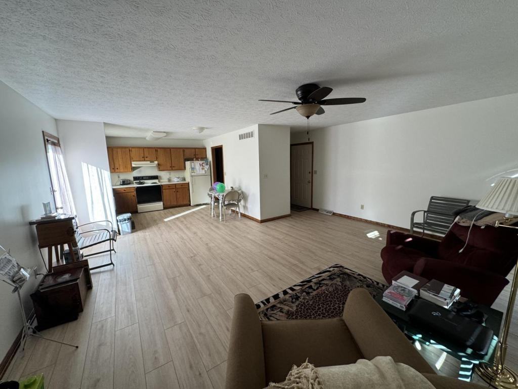 2800 Eastwood Dr - Photo 3 of 7