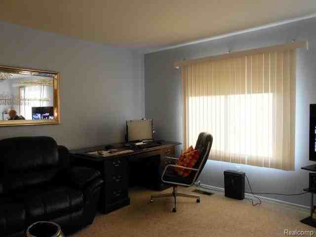 14160 Camelot Dr - Photo 3 of 7