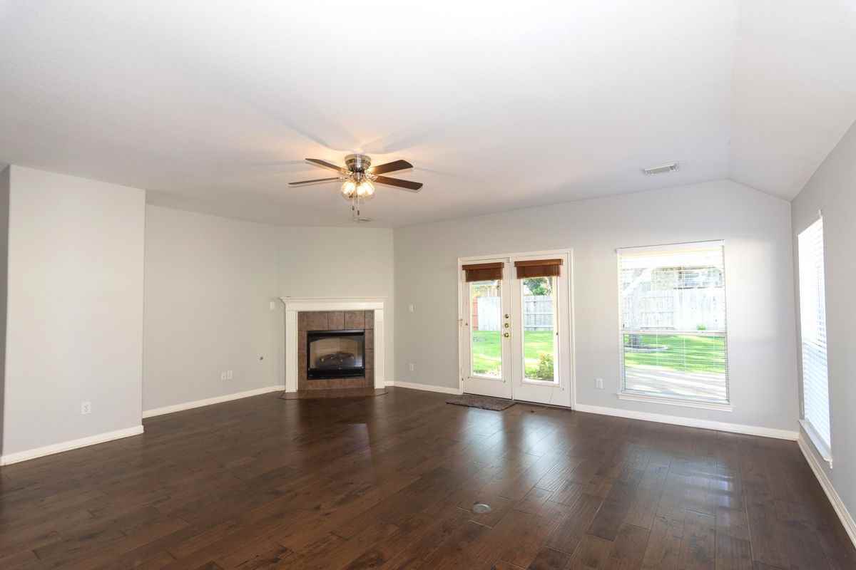 8314 Lofty Ln - Photo 2 of 15