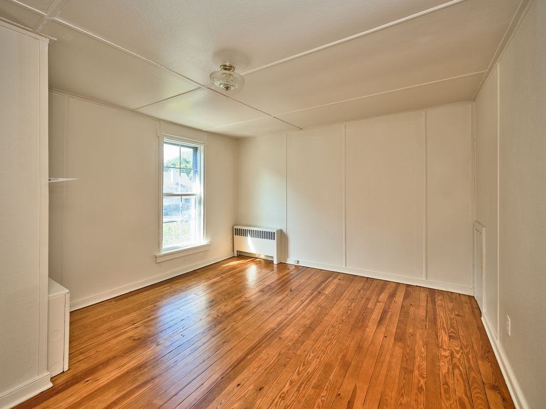 13 Bridge St - Photo 3 of 4