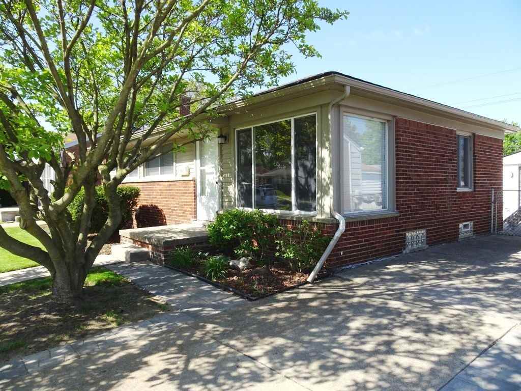 28833 Hollywood St - Photo 2 of 21