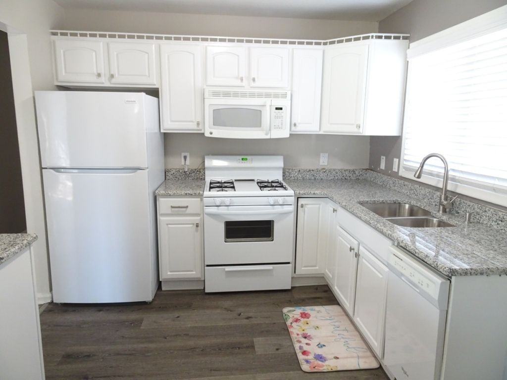 28833 Hollywood St - Photo 5 of 21