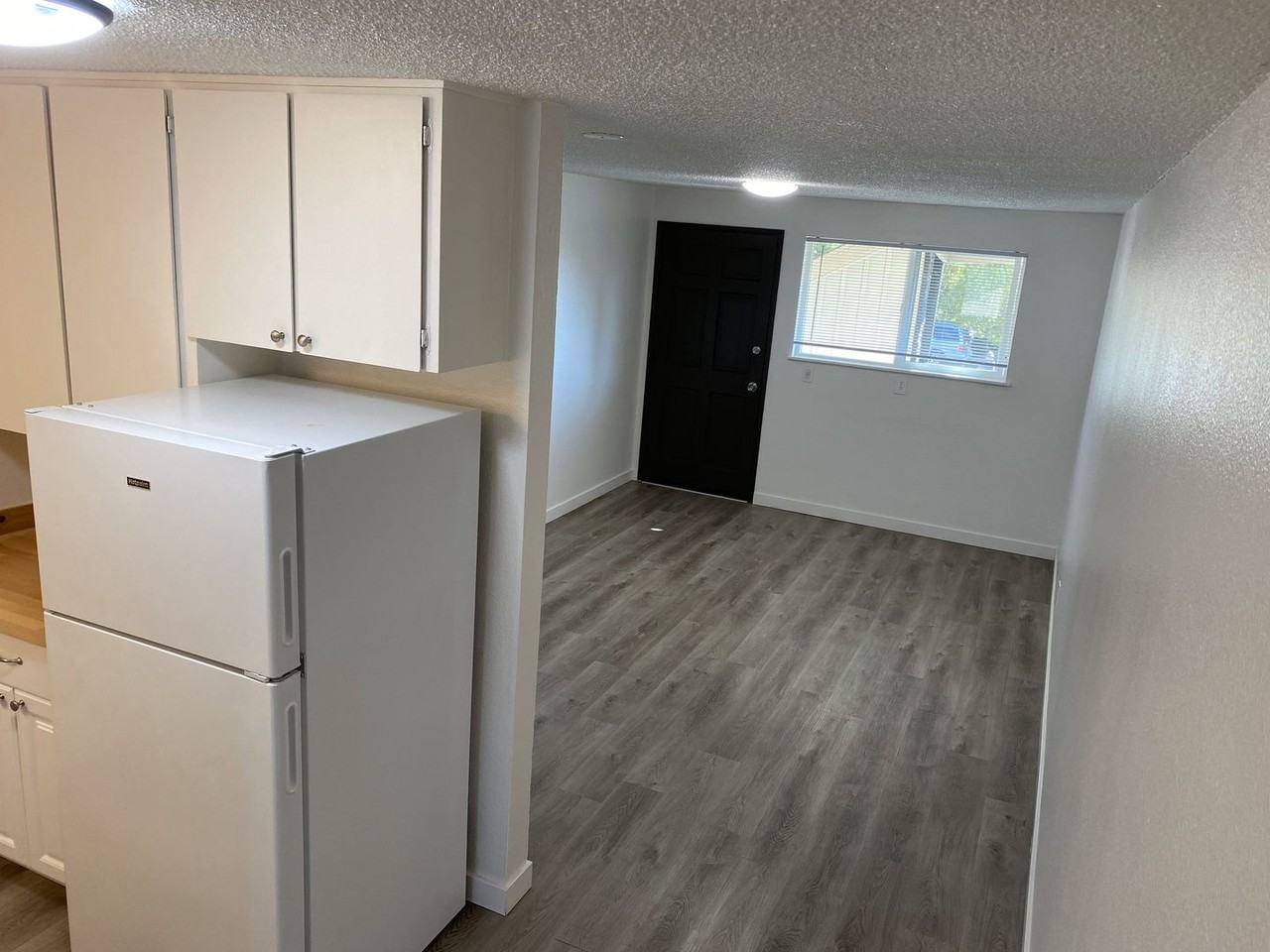 Olive Park Avenue Apartments - Photo 7 of 42