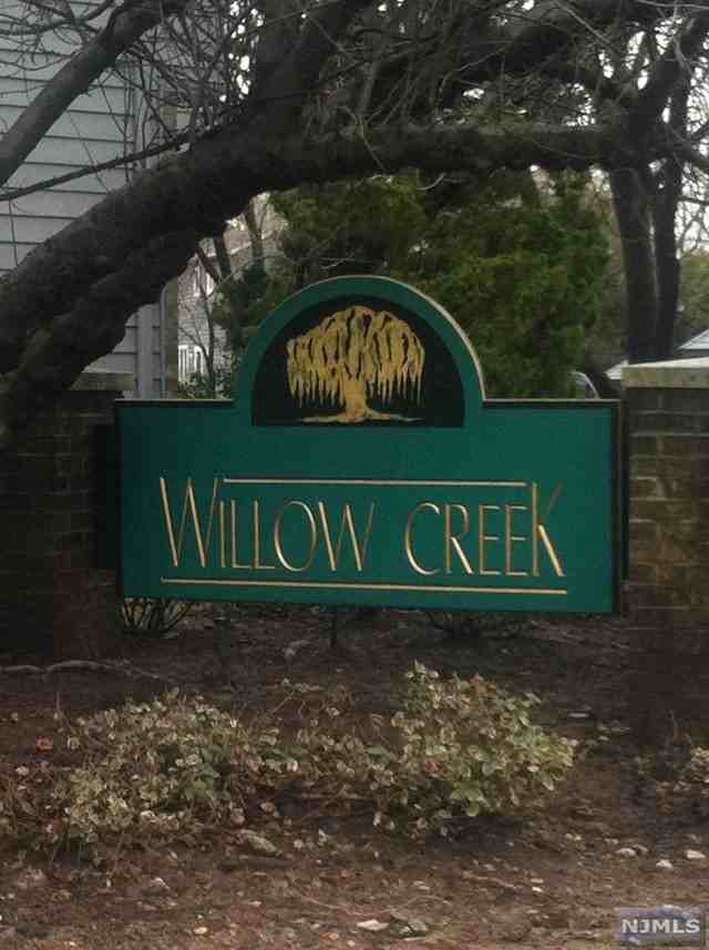 6 Cross Meadows - Photo 3 of 19