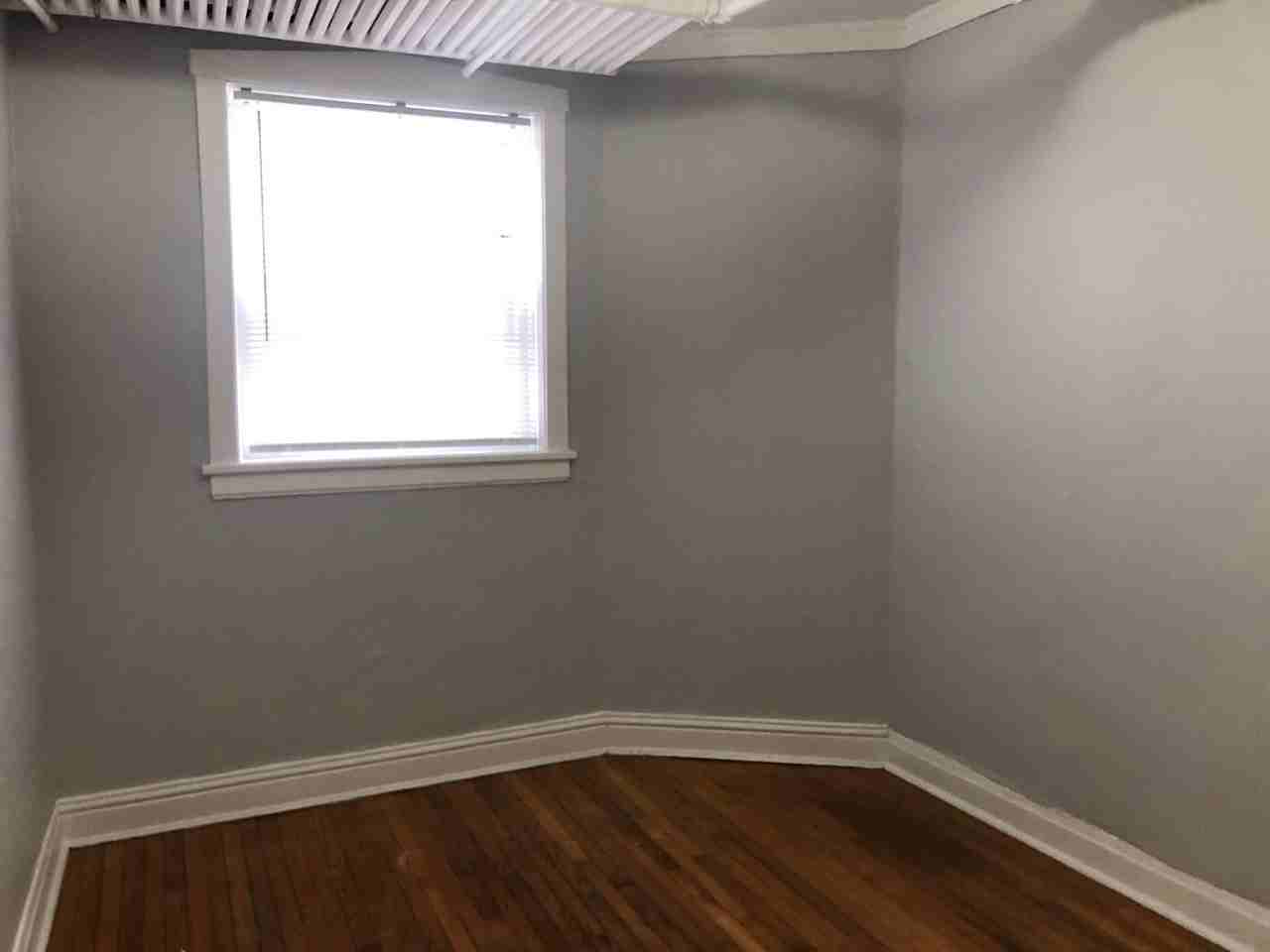 7022 N Sheridan Road - Photo 2 of 7