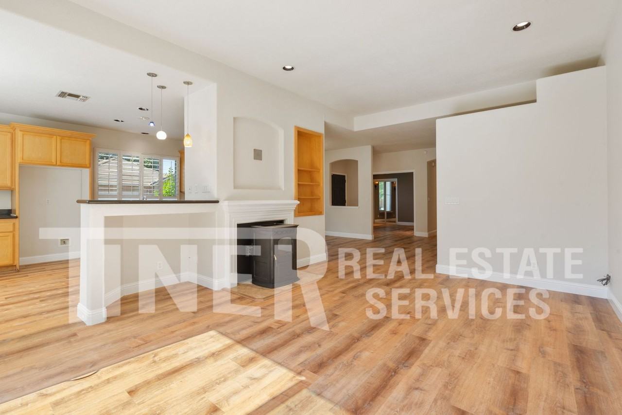 2528 Marta Bella Way - Photo 2 of 25