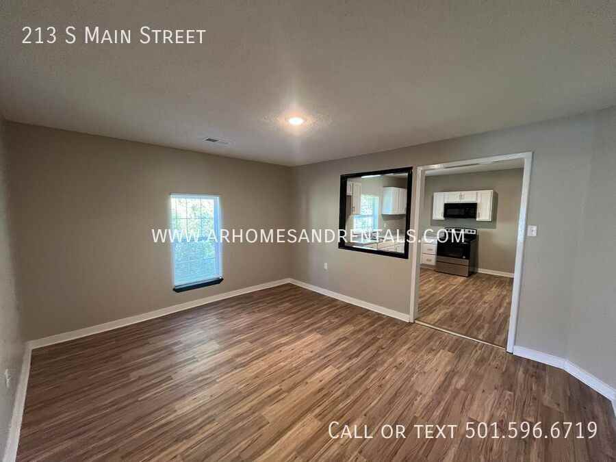 213 S Main St - Photo 3 of 18