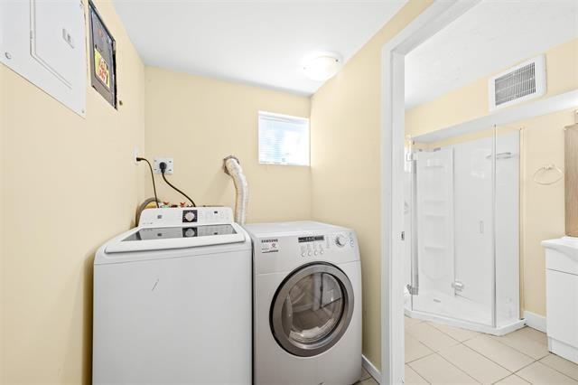 4284 Hazelwood Crescent - Photo 5 of 14