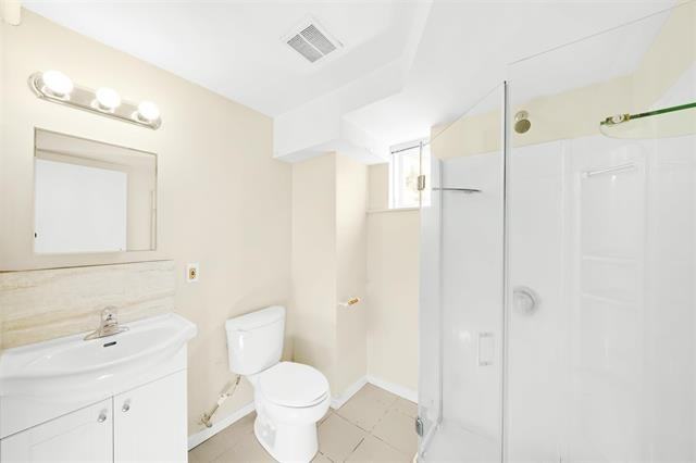 4284 Hazelwood Crescent - Photo 6 of 14