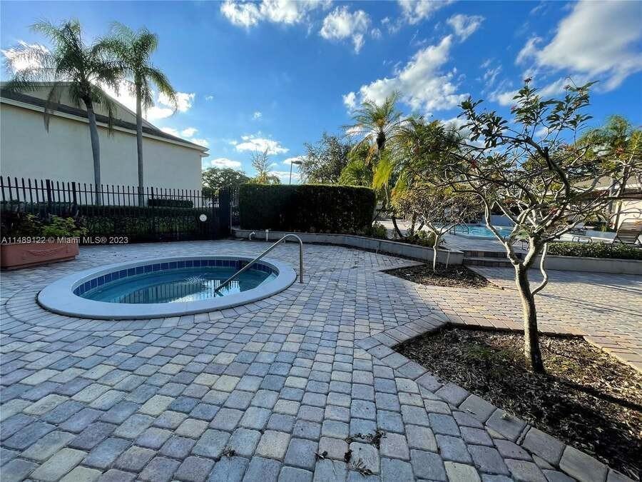 641 Cypress Lake Blvd #I18 - Photo 2 of 20