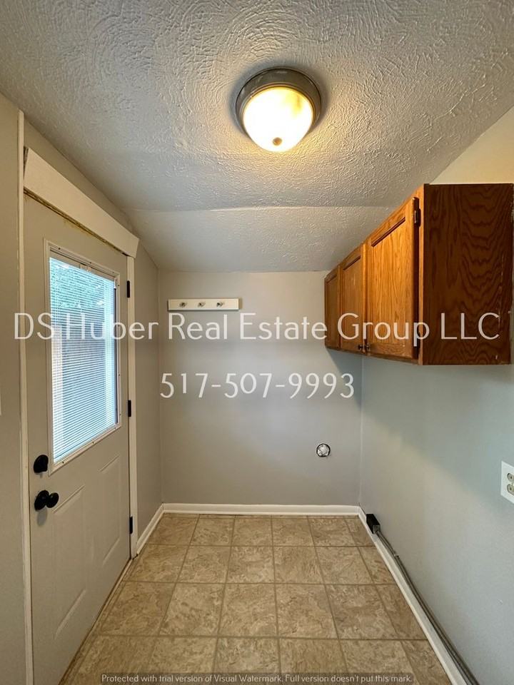 1311 W Ionia St - Photo 5 of 16