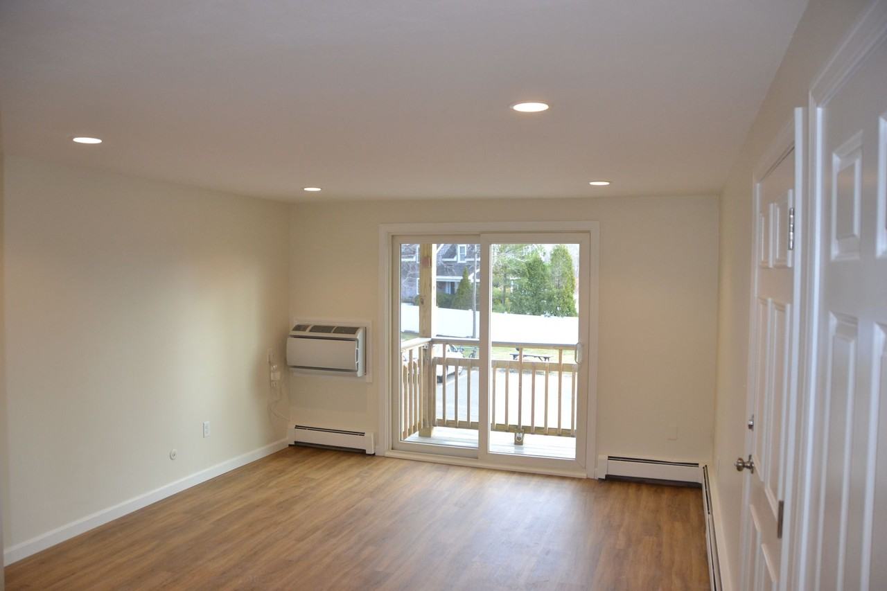 Merrimac Street Apartments - Photo 4 of 6