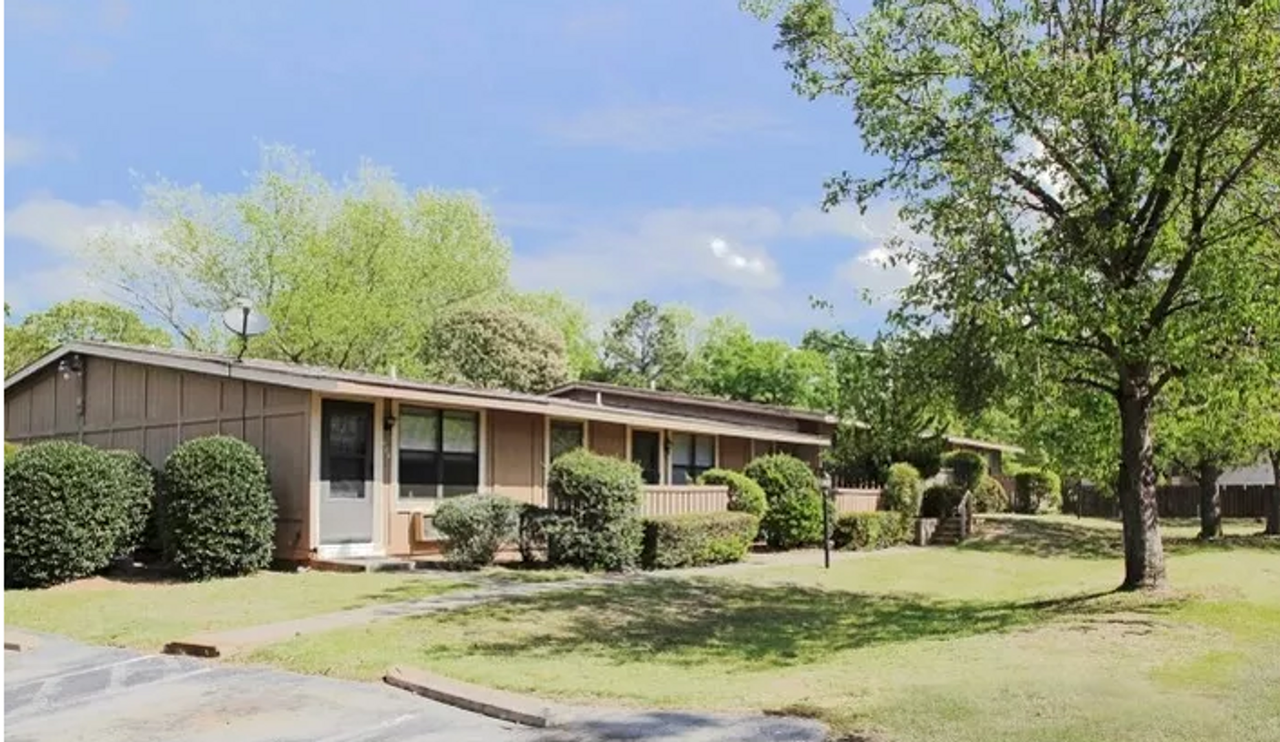 Wesley Pines - Photo 3 of 10