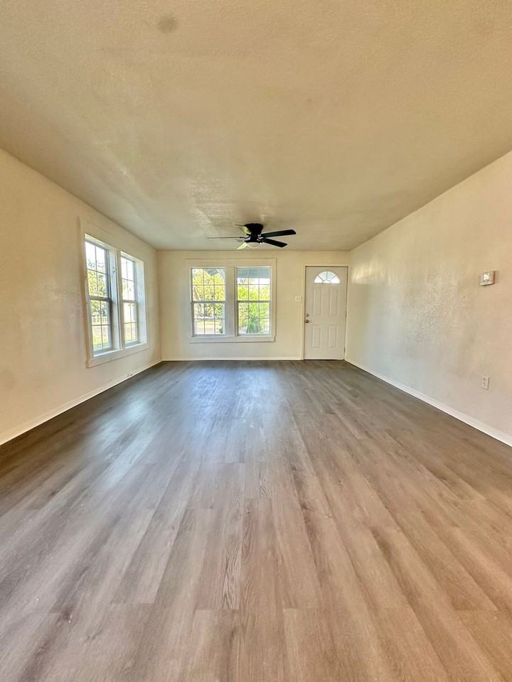 85 E 22nd St - Photo 3 of 15