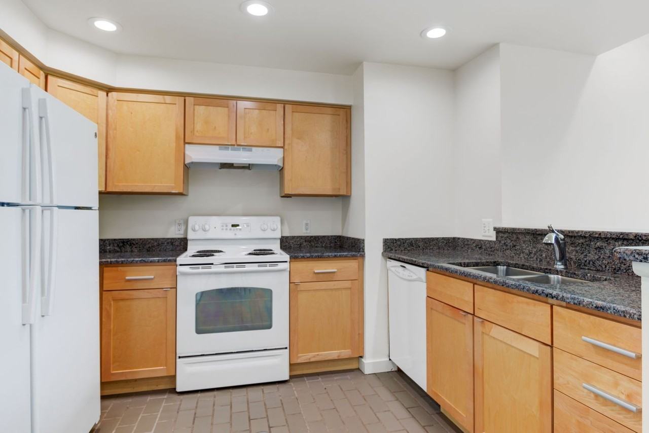 The Cube - Photo 4 of 12