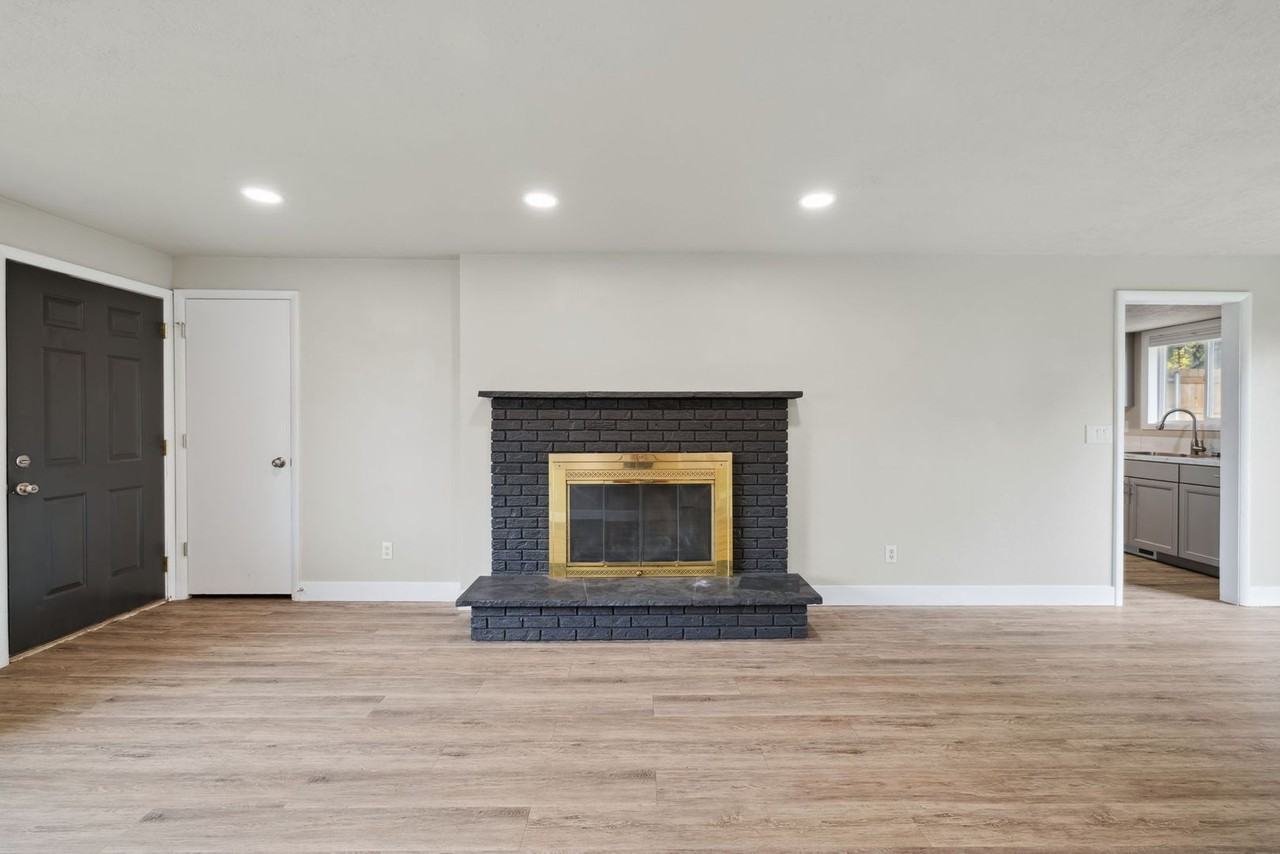 Streamside Duplex - Photo 3 of 22