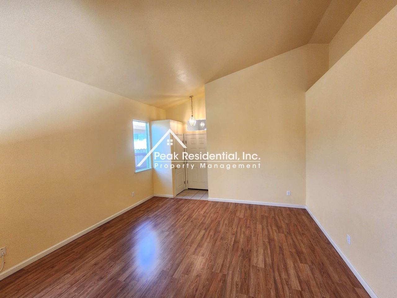 7994 Dersingham Dr - Photo 3 of 31