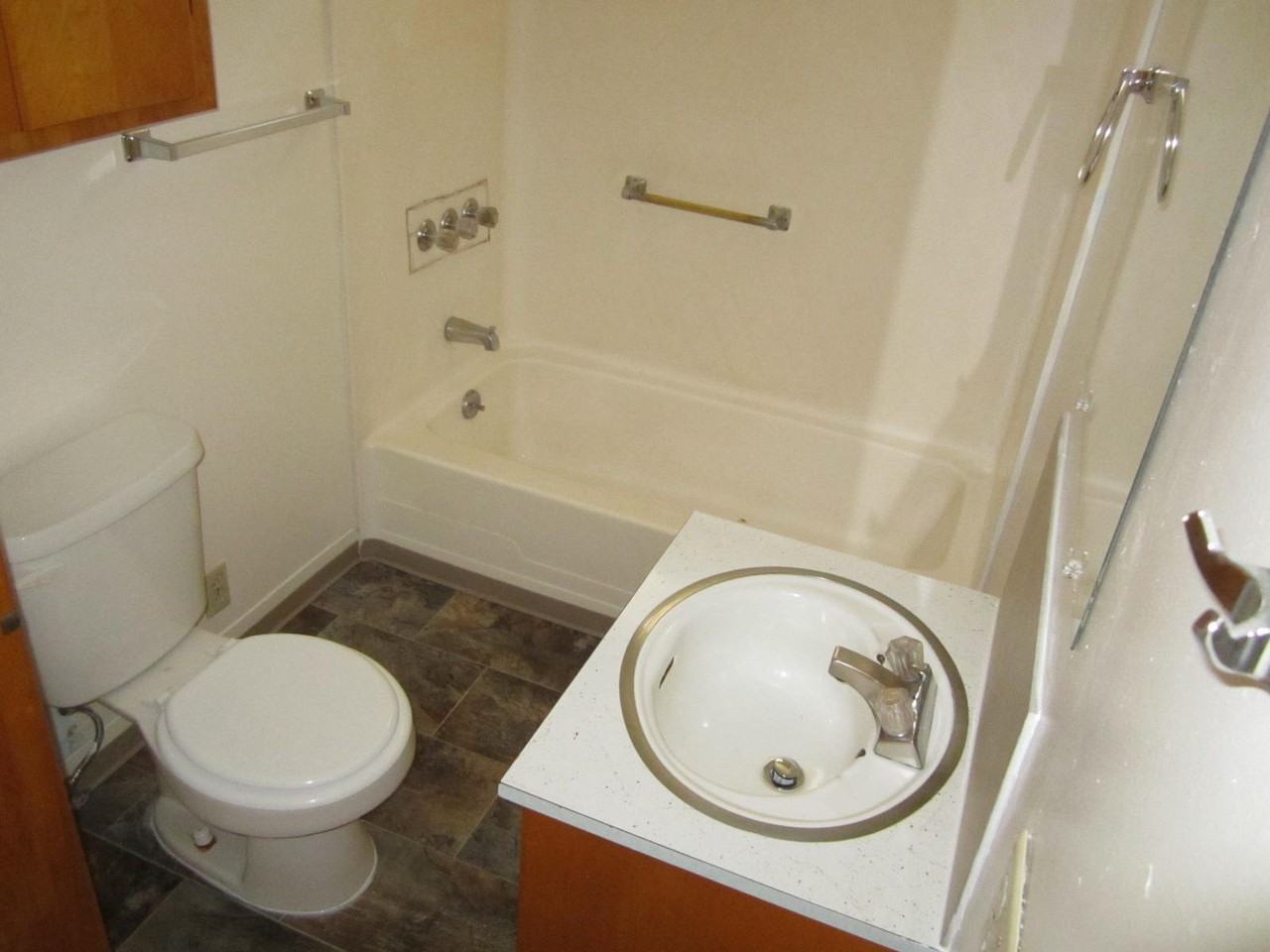 15-3 - Photo 3 of 11