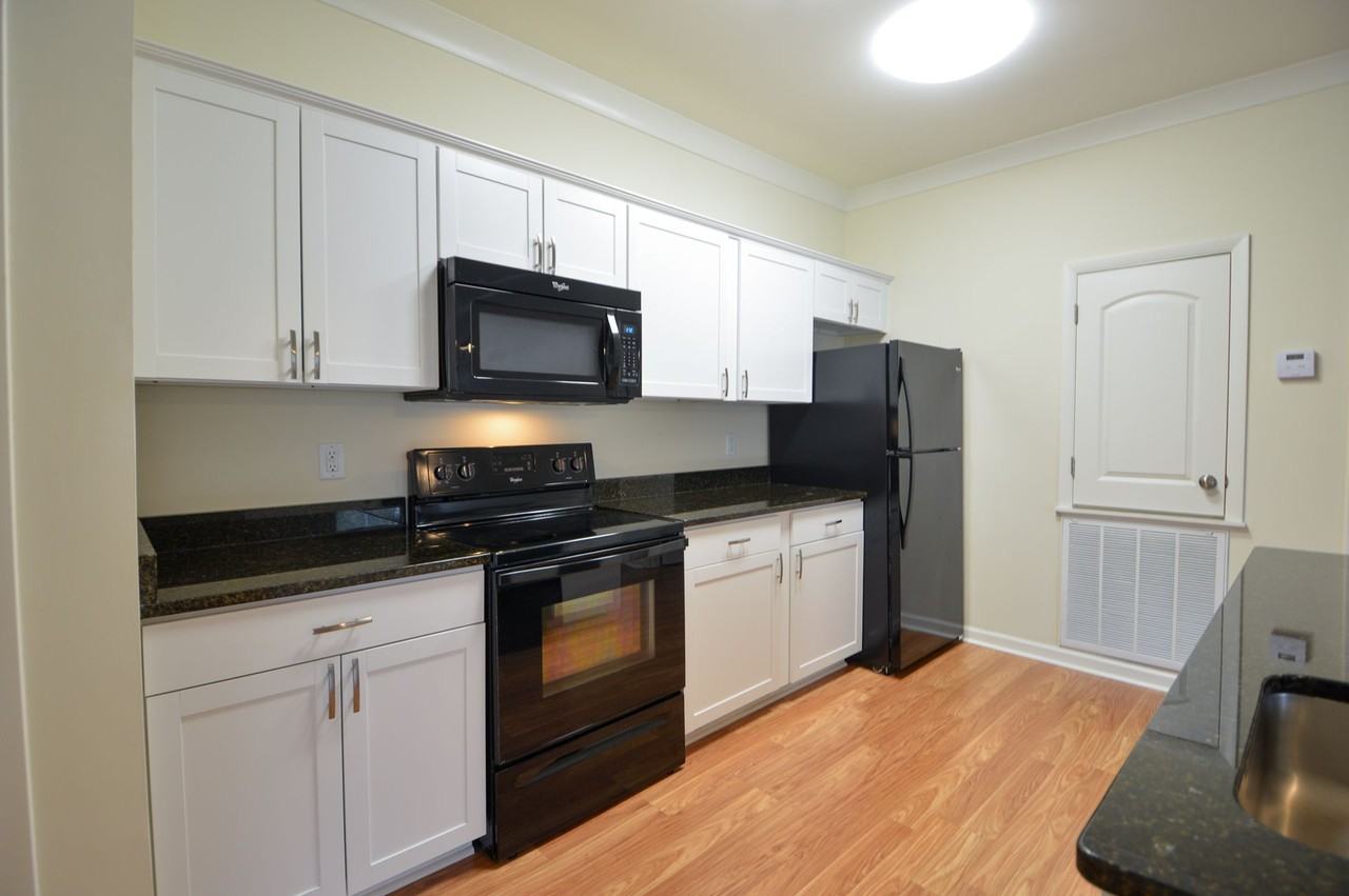 The Whitney Apartments - Photo 4 of 37