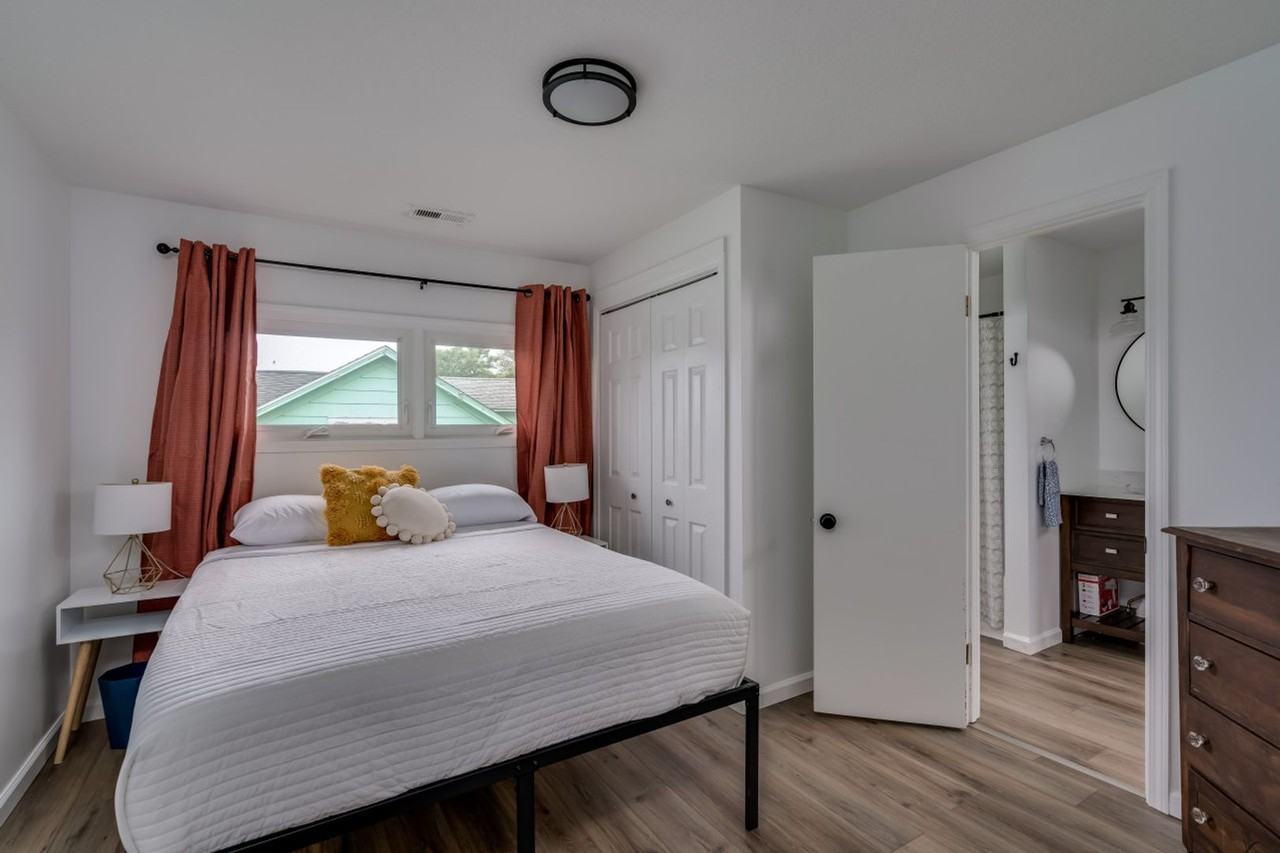 703 State St - Photo 5 of 14
